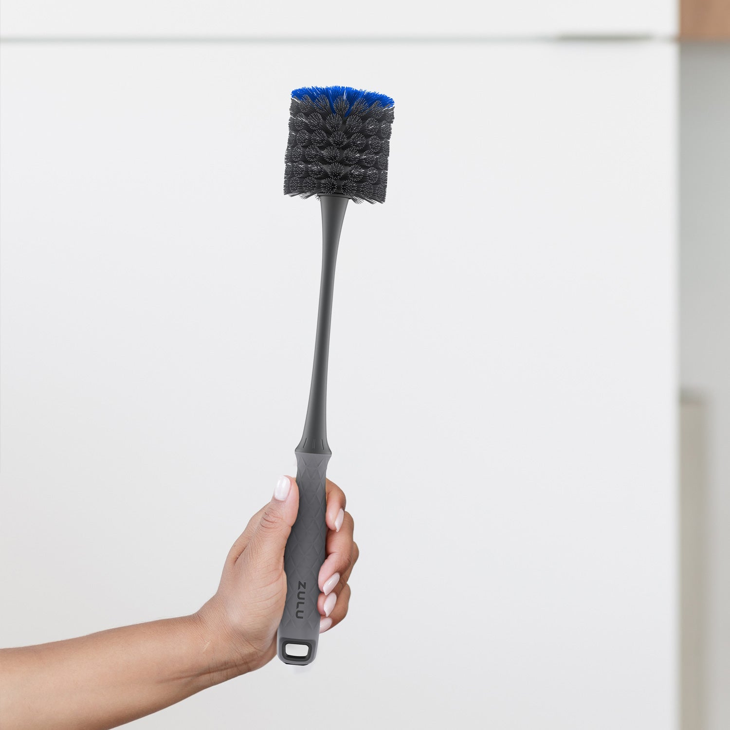 bottle-and-straw-cleaning-brush-set-l5 Zulu_Bottle_Brush_Holding.jpg